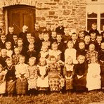 1908. Klassenbild eine Dorfschule in der Eifel