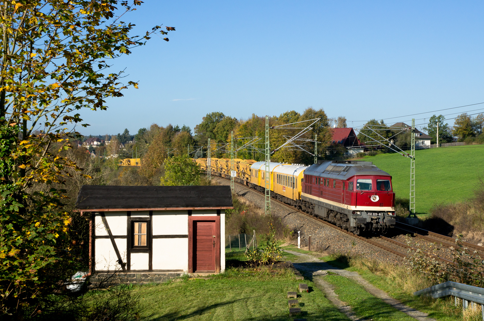 19.10.14 232 223 DGT mit Bauzug Jößnitz groß