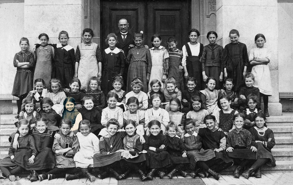 1914 ca Maria Netzer und ihre Schulklasse in Tettnang