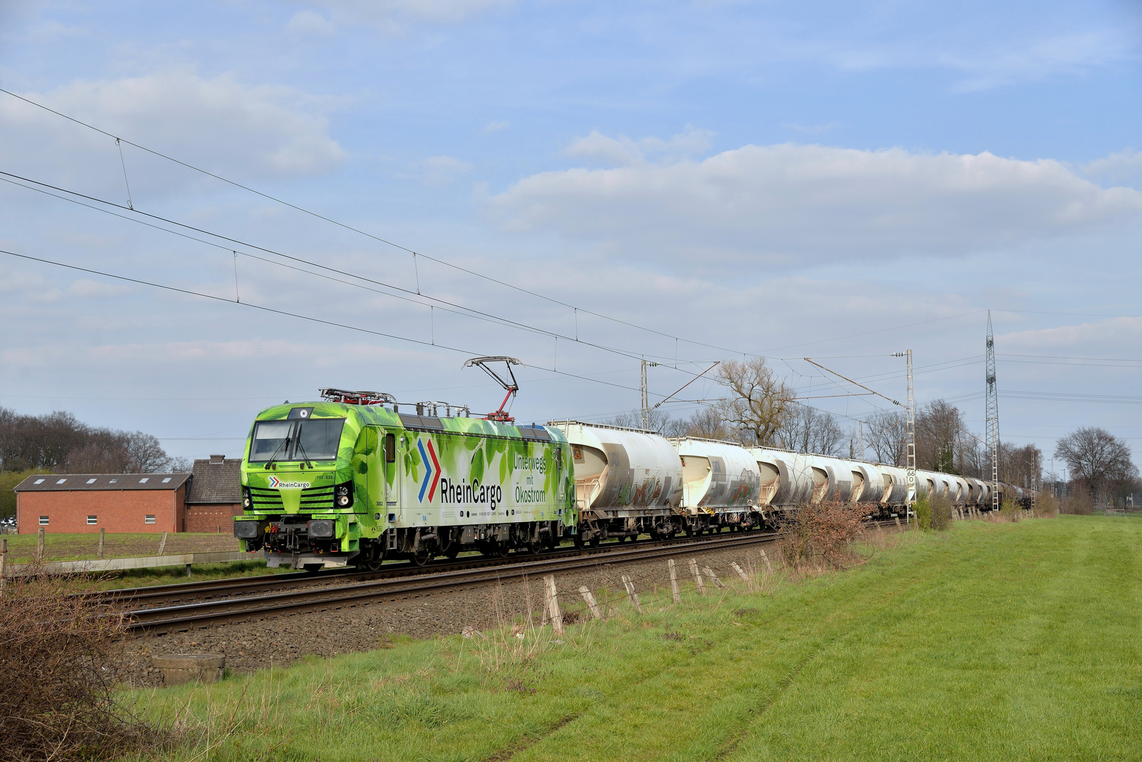 192 032 --RHC-Unterwegs mit Ökstrom-- am 08.04.21 in Hamm-Neustadt_492883156323228