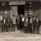 1920, zio Vittorio, capostazione, con il suo staff