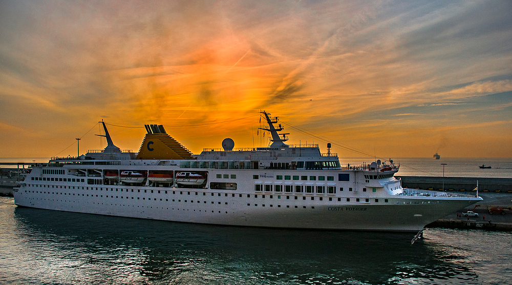 1.9.2013 - Morgens im  Hafen von Marseille....