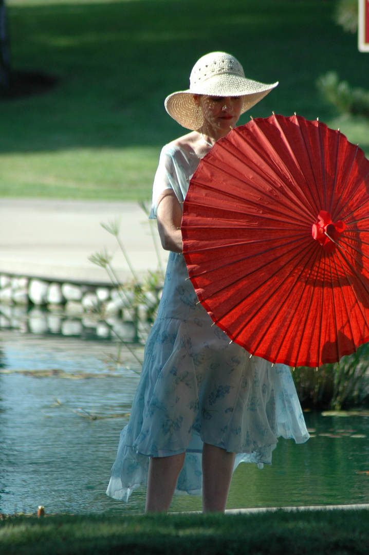 1920's stroll in the park