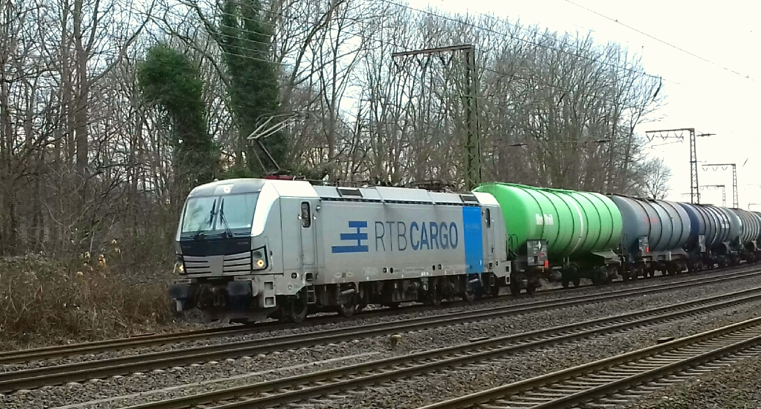 193 816 der Rurtalbahn am 11.03.2018 am Abzw. Lotharstrasse in Duisburg