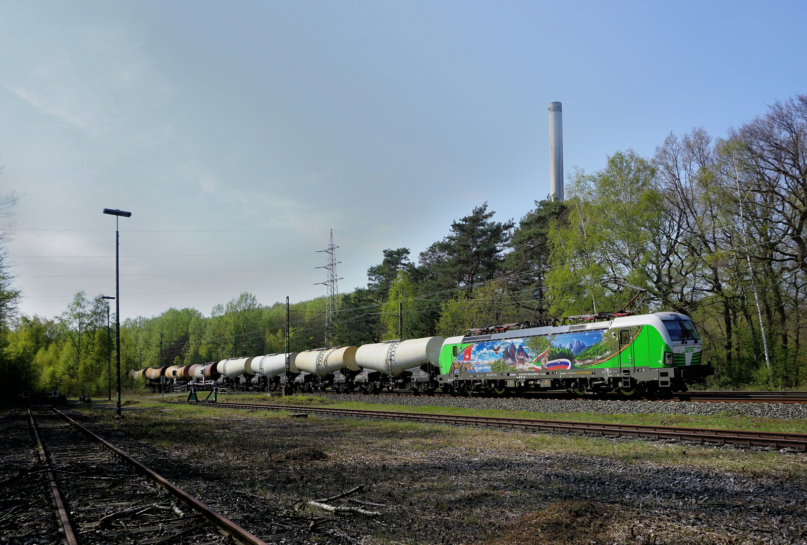 193 839 --SETG Alpenpanorama-- mit Knickkesselwagen am 16.04.19 in Bergkamen