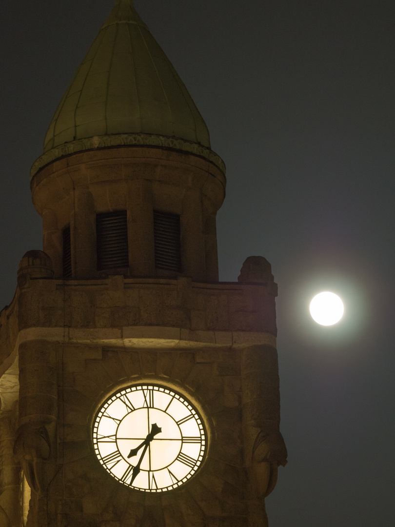 19:35 und schon Vollmond