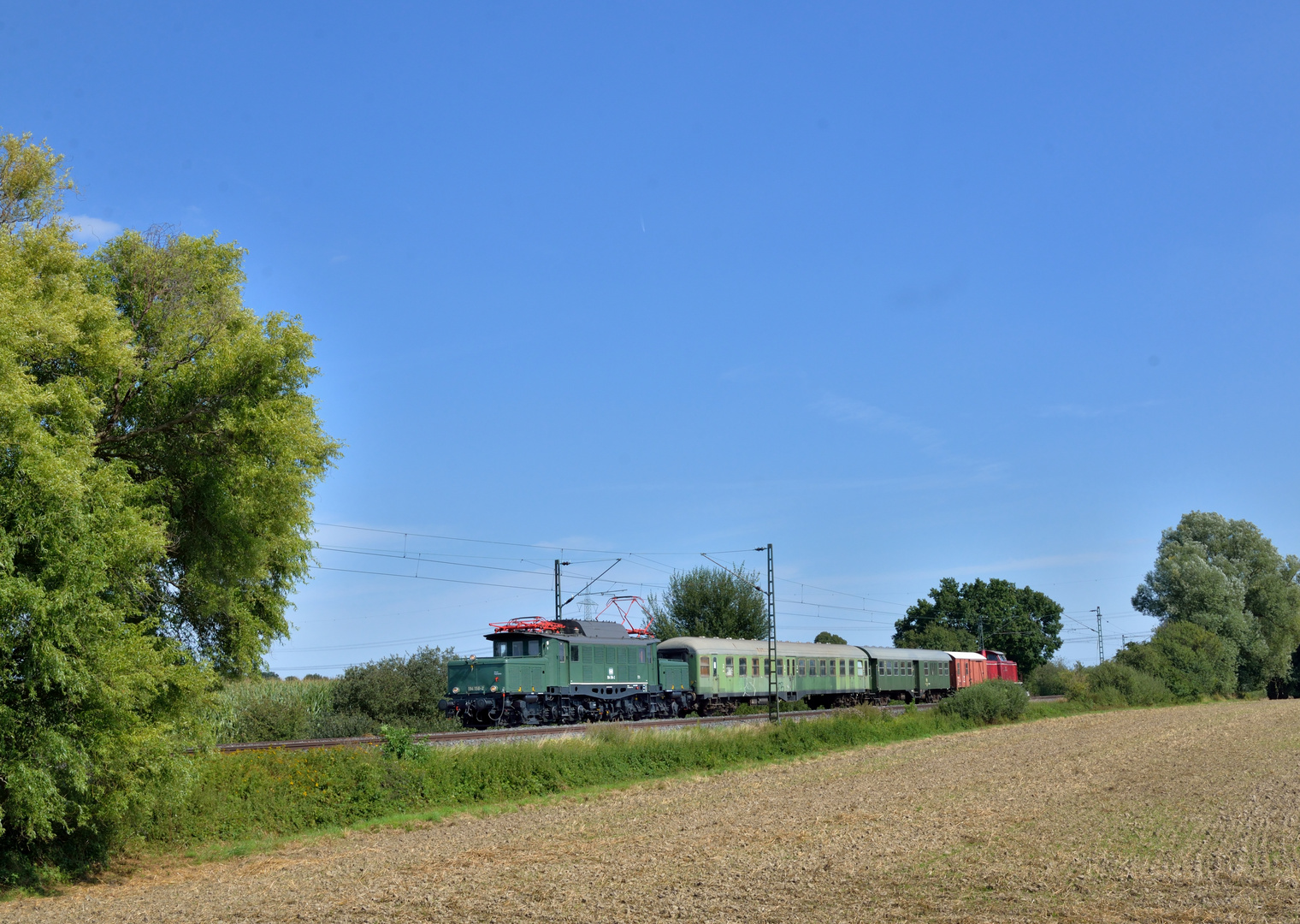 194 158-2 + 212 079-8 am Zugende --Museums Eisenbahn Hamm-- am 25.08.21 bei Süddinker