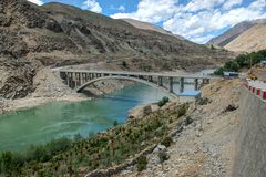 195 - Between Lhasa and Shigatse