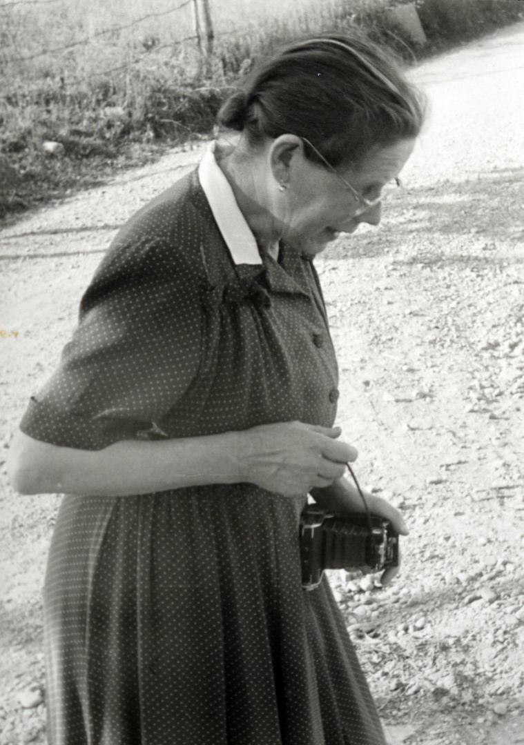 1953 April Tante Paula fotografiert