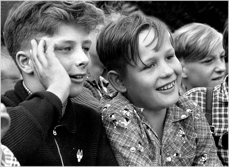 1954 Berliner Kinder - 2 "Wenn das nur gut geht!!"