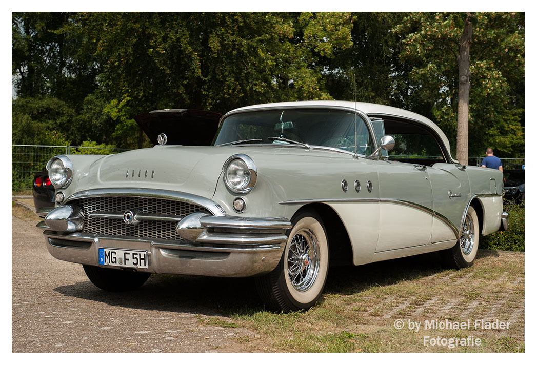 1955 Buick Special 4 Door Grau