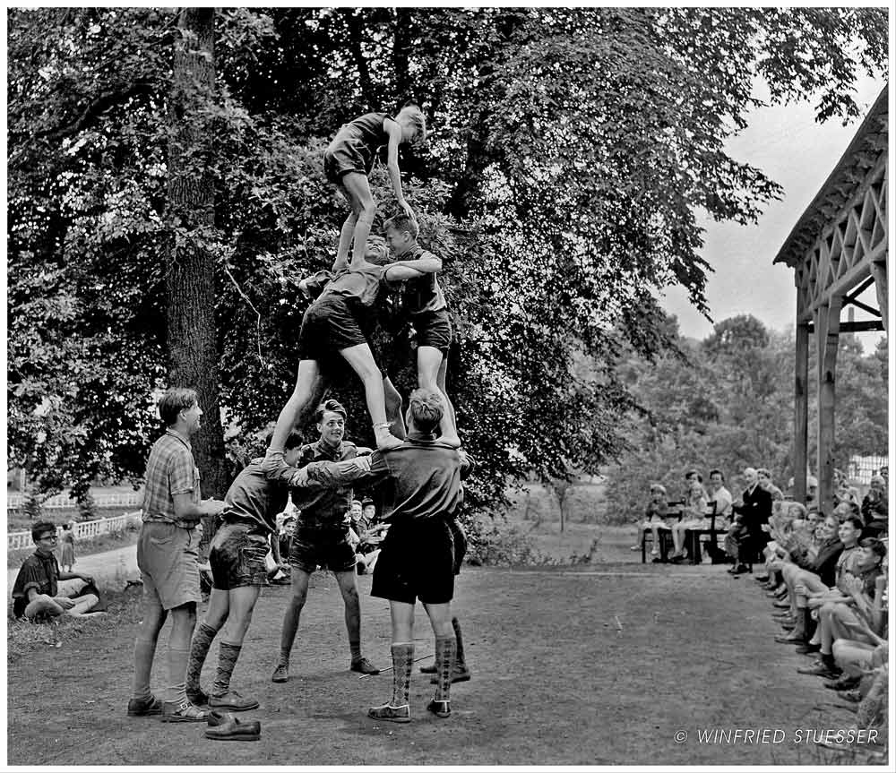 1955 St.Georg-Pfadfinder in Bröleck-Bergisches Land -"Lagerzirkus" (2)