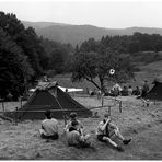 1955 St.Georgspfadfinder im Bröltal-Bergisches Land (22) Stärkung nach der Ankunft im Lager