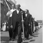 1958 Fronleichnamsprozession in St, Bruno, Köln-Klettenberg (2) "Würdevoll"