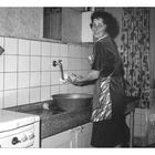1960 Burga beim Spülen