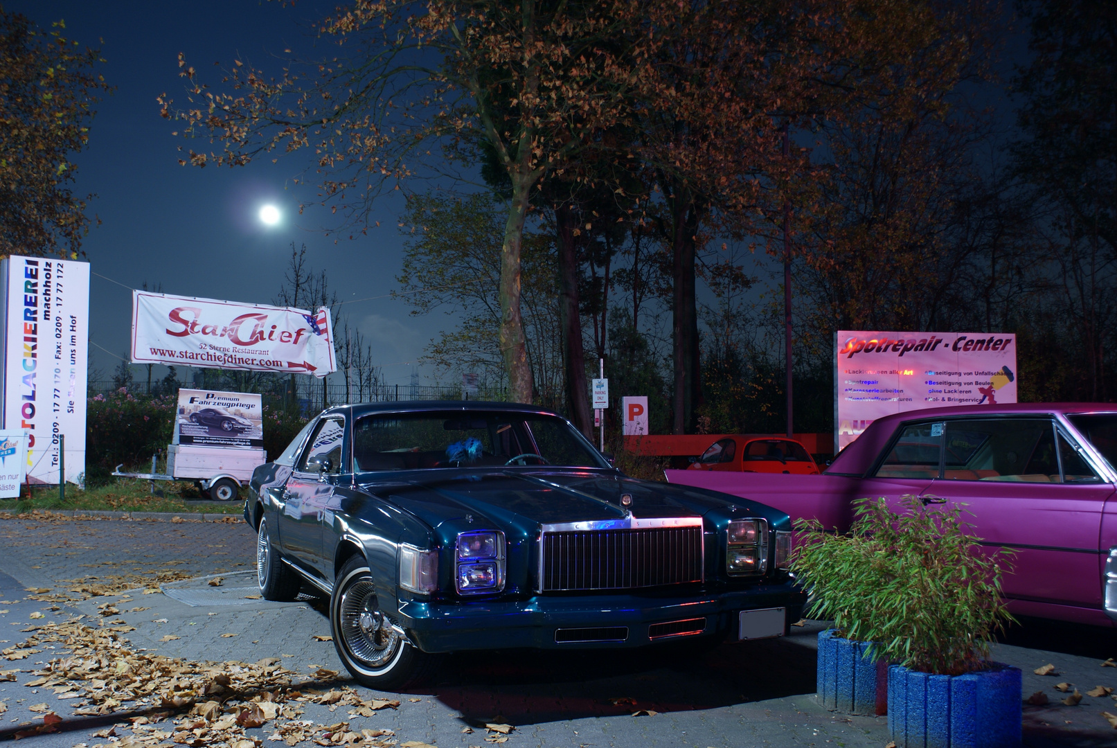 1979 Chrysler Cordoba bei Nacht...