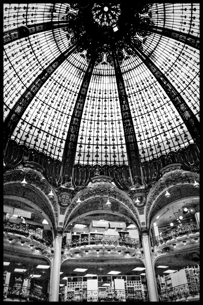 1980 - quiet days in paris 02 - la fayette