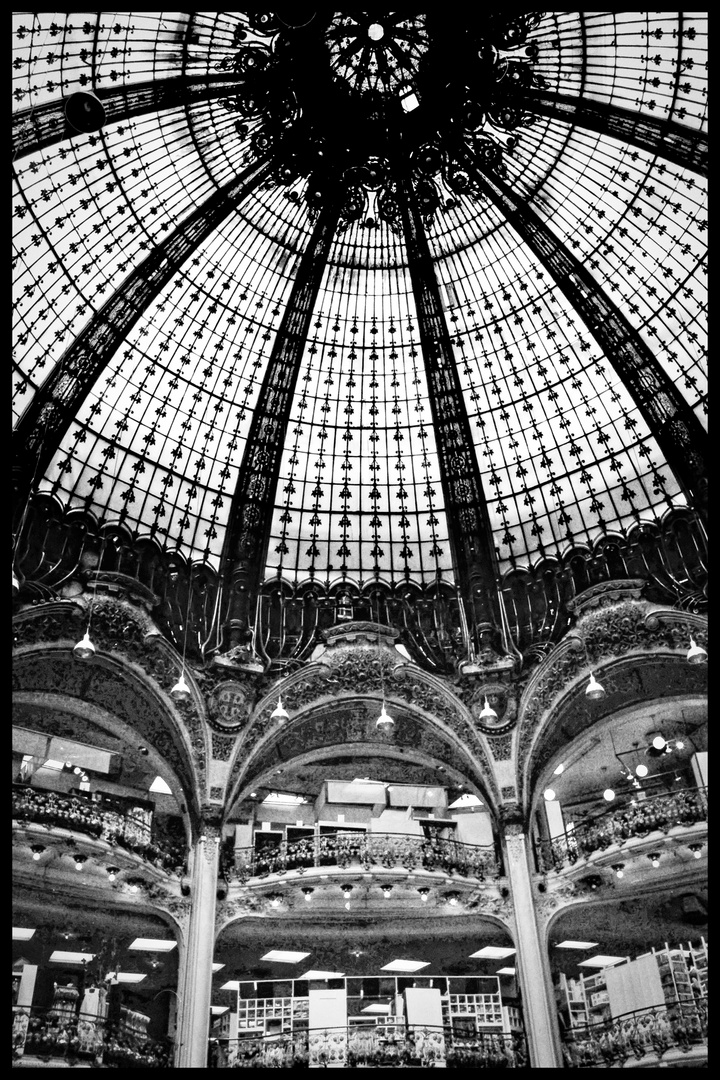 1980 - quiet days in paris 02 - la fayette