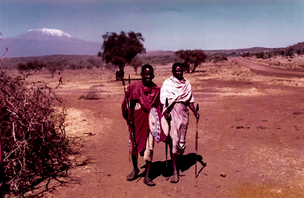 1983 Masai vor dem Kilimandscharo