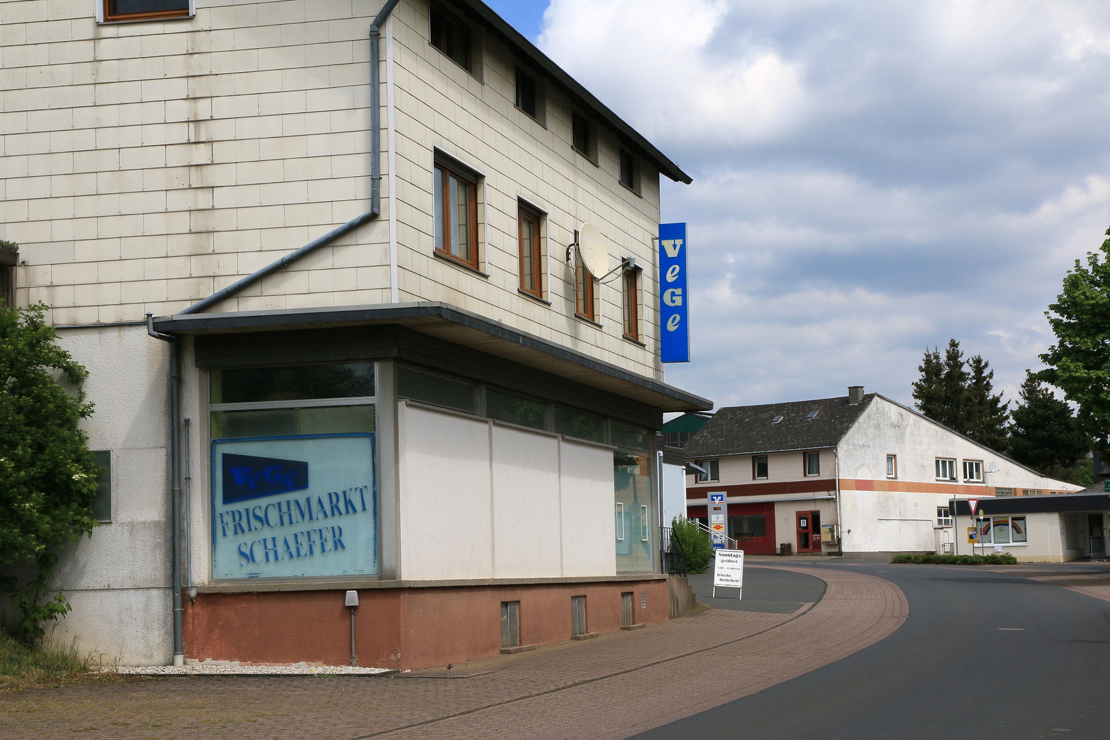 19833 Nostalgie in Bleialf (ehemaliger VeGe Supermarkt)