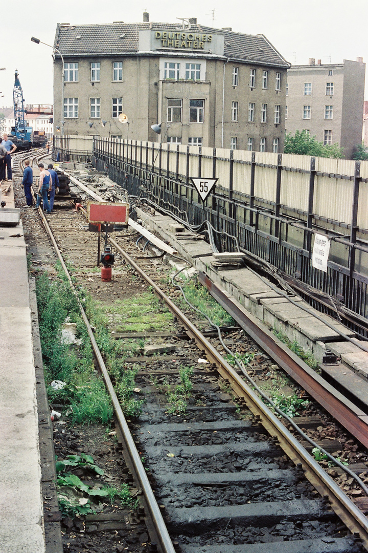 1990: Instandsetzung der S-Bahn Trasse vom Bf Friedrichstrasse nach Westen