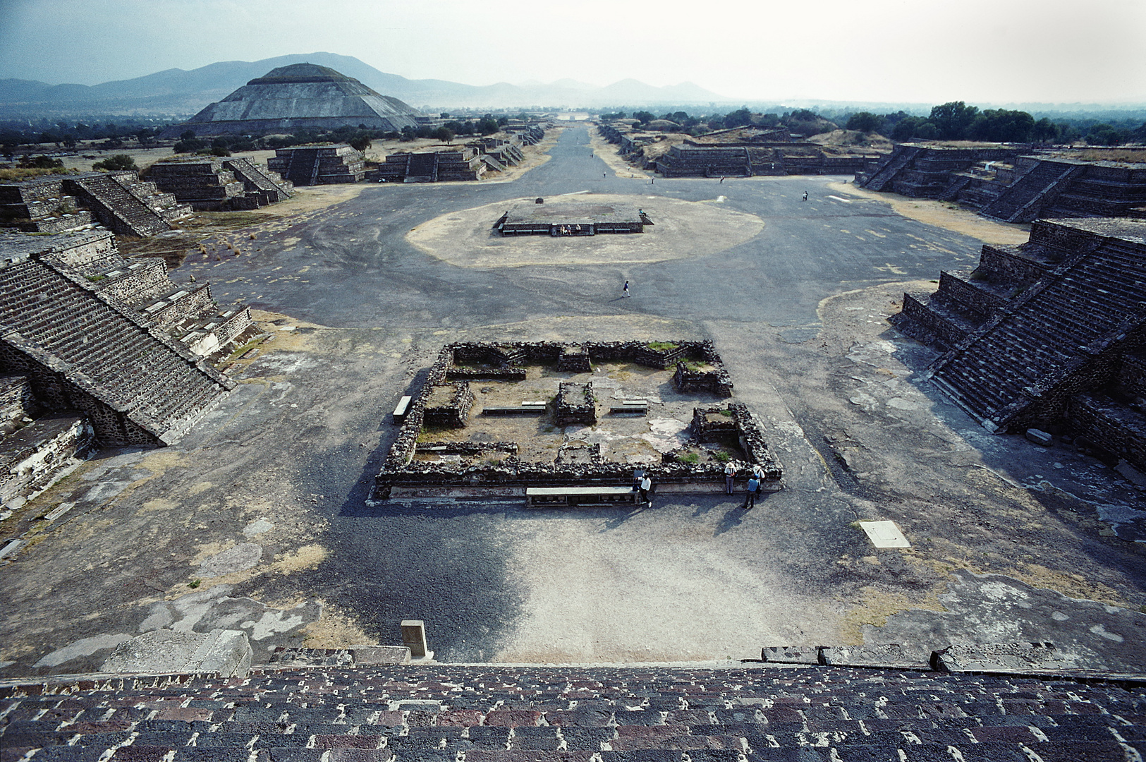 1990 Mexico, die gewaltige Anlage vonTeotihuacán 