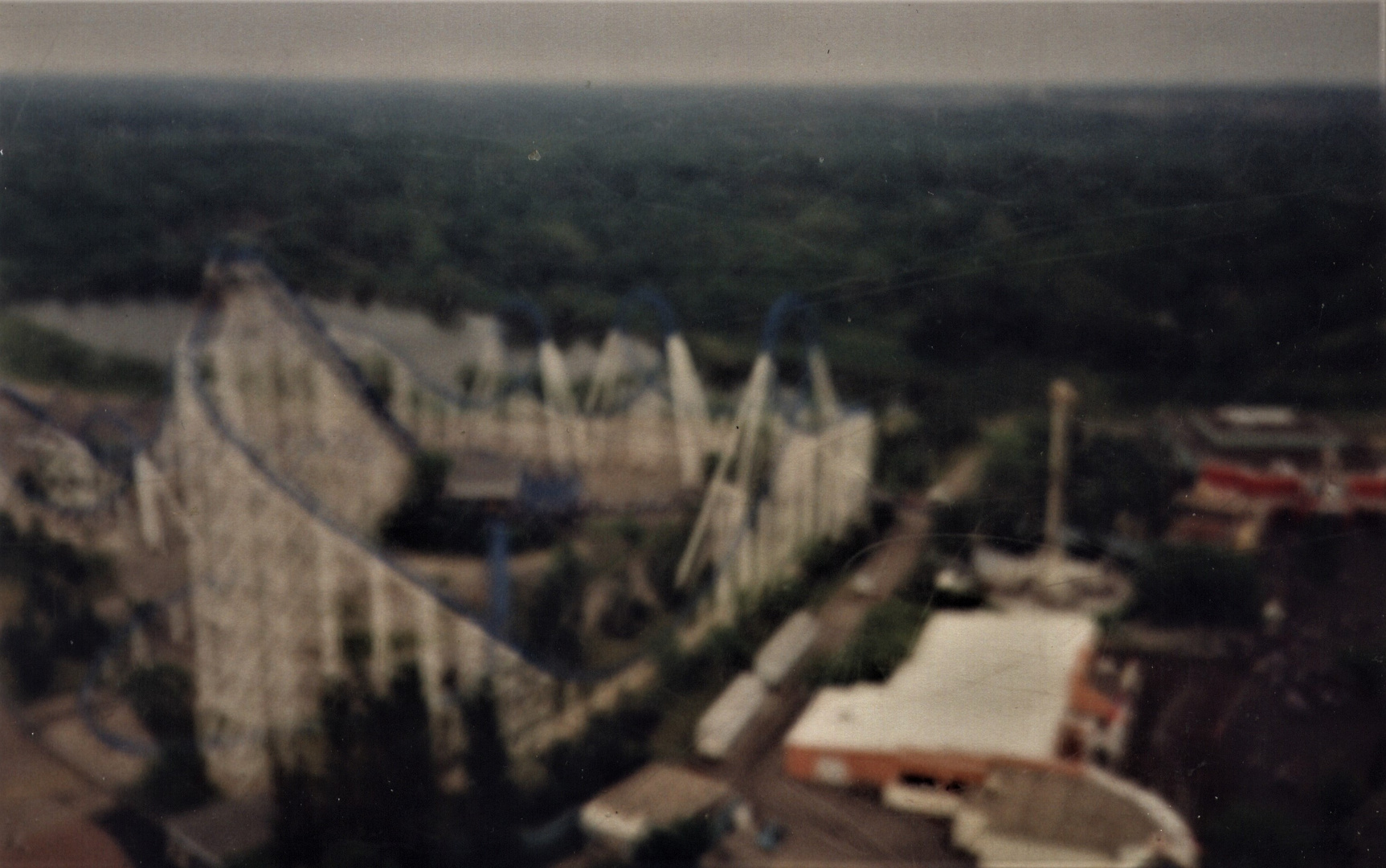 1995 Scan  Freizeitpark Six Flags Gurnee Illionois Achterbahn aus Holz aus der Gondel aufgenommen