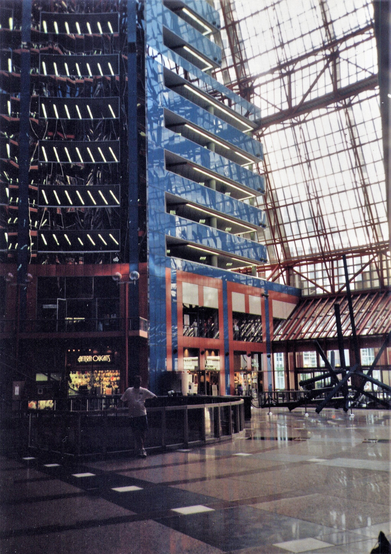 1995 Spiegeltag :Scan Chicago JAMES R. THOMPSON CENTER