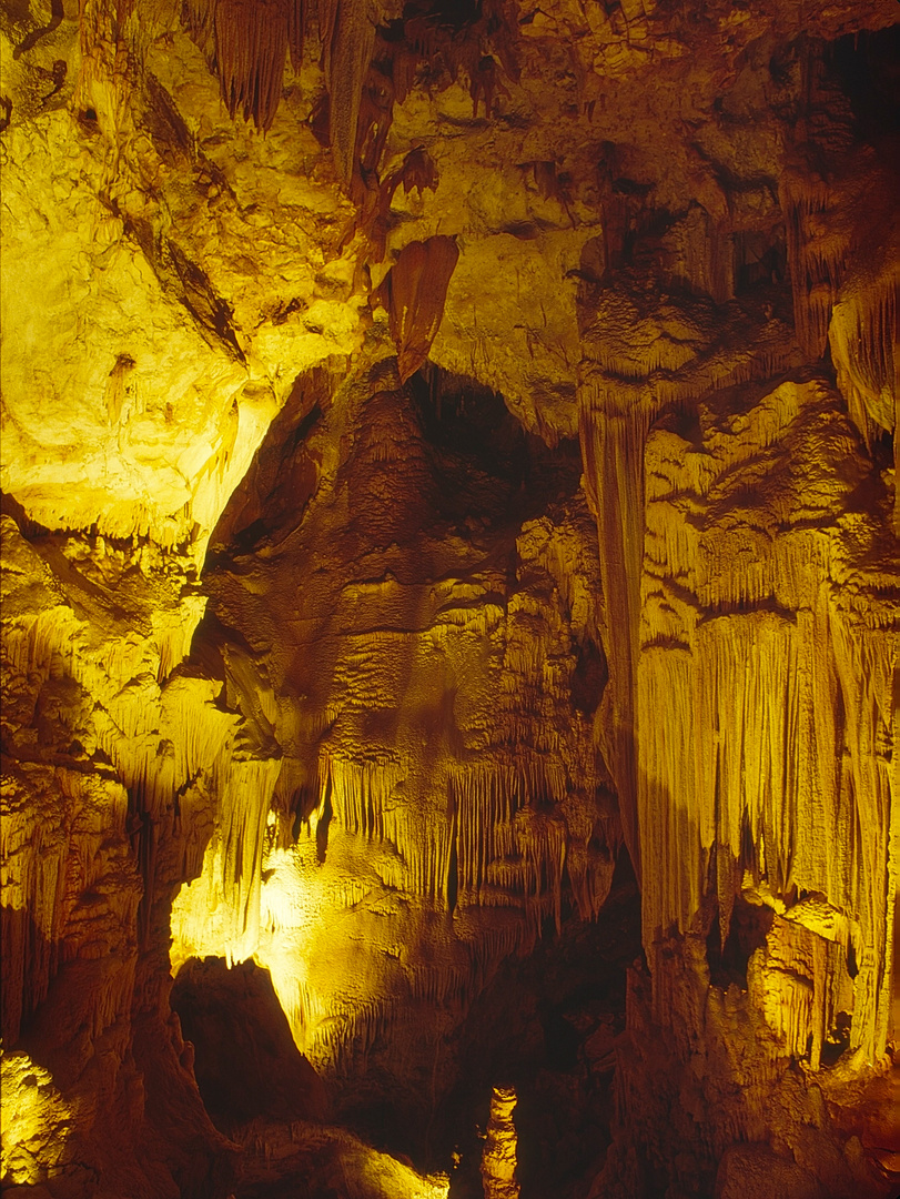 1995_Tropfsteinhöhle_Ardeche_Indianerhäuptling