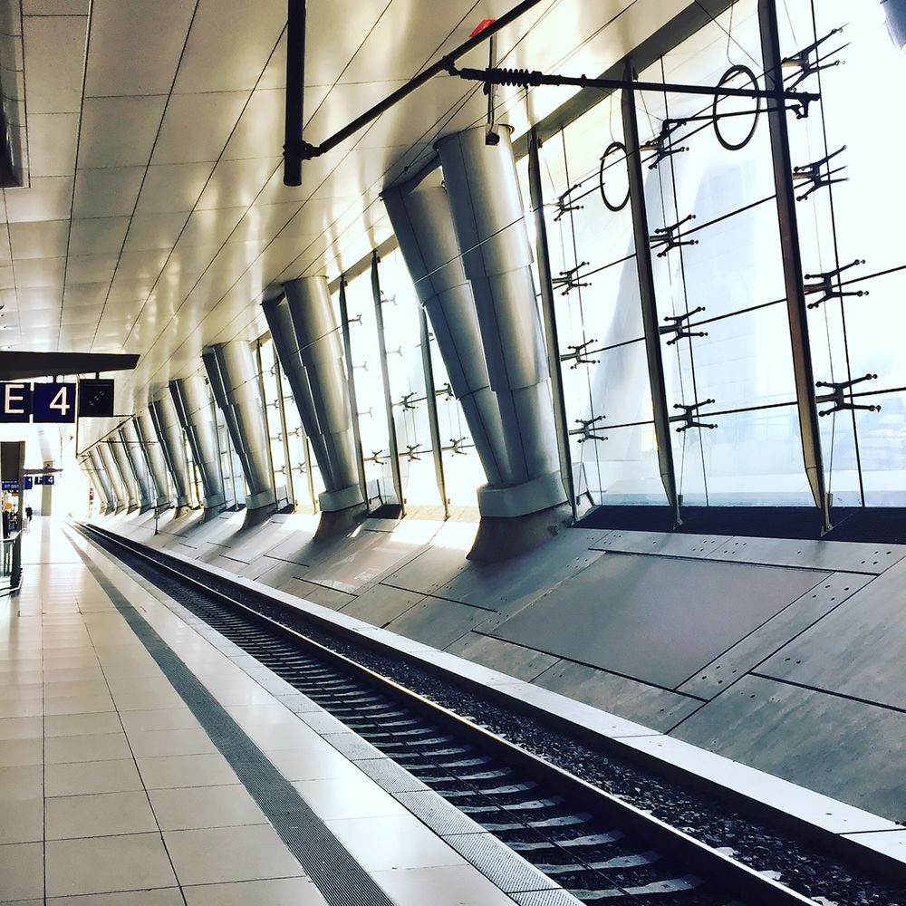 Frankfurt Fernbahnhof von DAN RACE