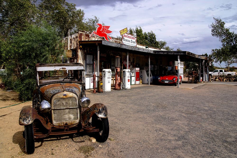 Tankstelle von Michael Holm