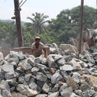2 Arbeiterinnen schleppen Steine SriLanka ca-13-col