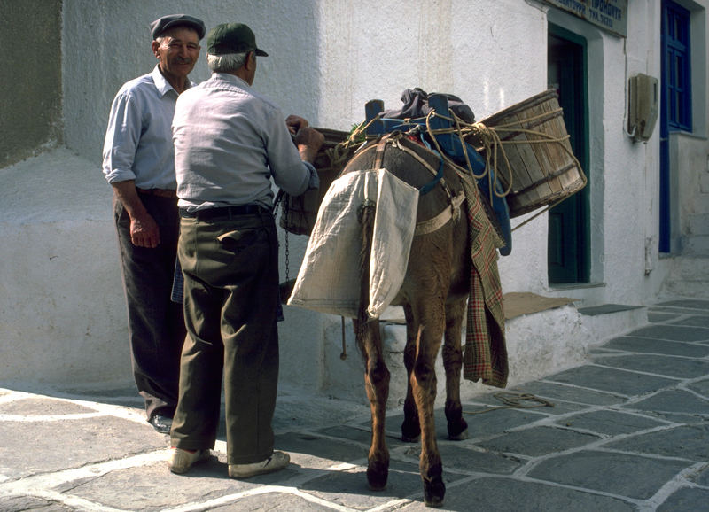 2 Bauern im Gespräch in Patmos