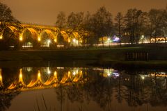 2 Brücken bei Nacht 