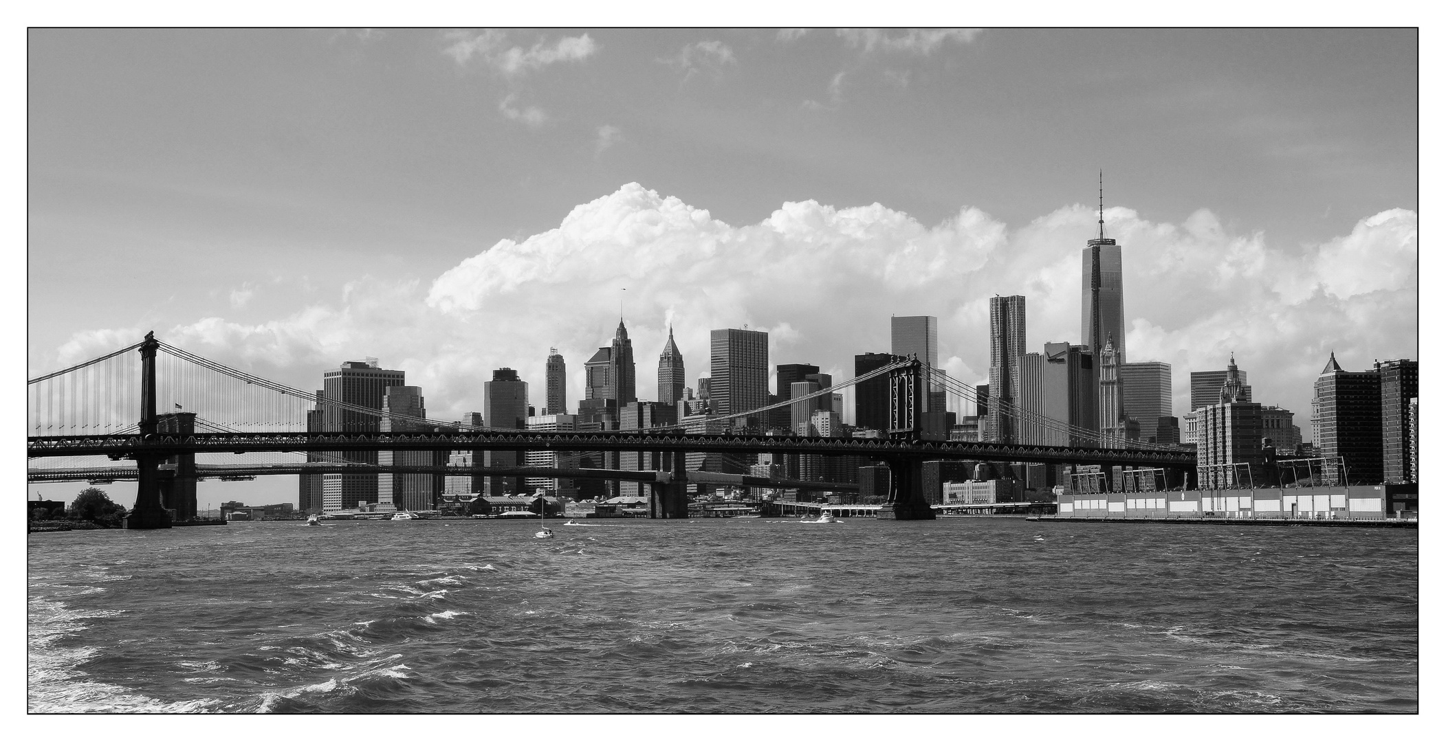 2 Brucken N Y Skyline Sw Foto Bild Schwarz Weiss Skyline New York Bilder Auf Fotocommunity