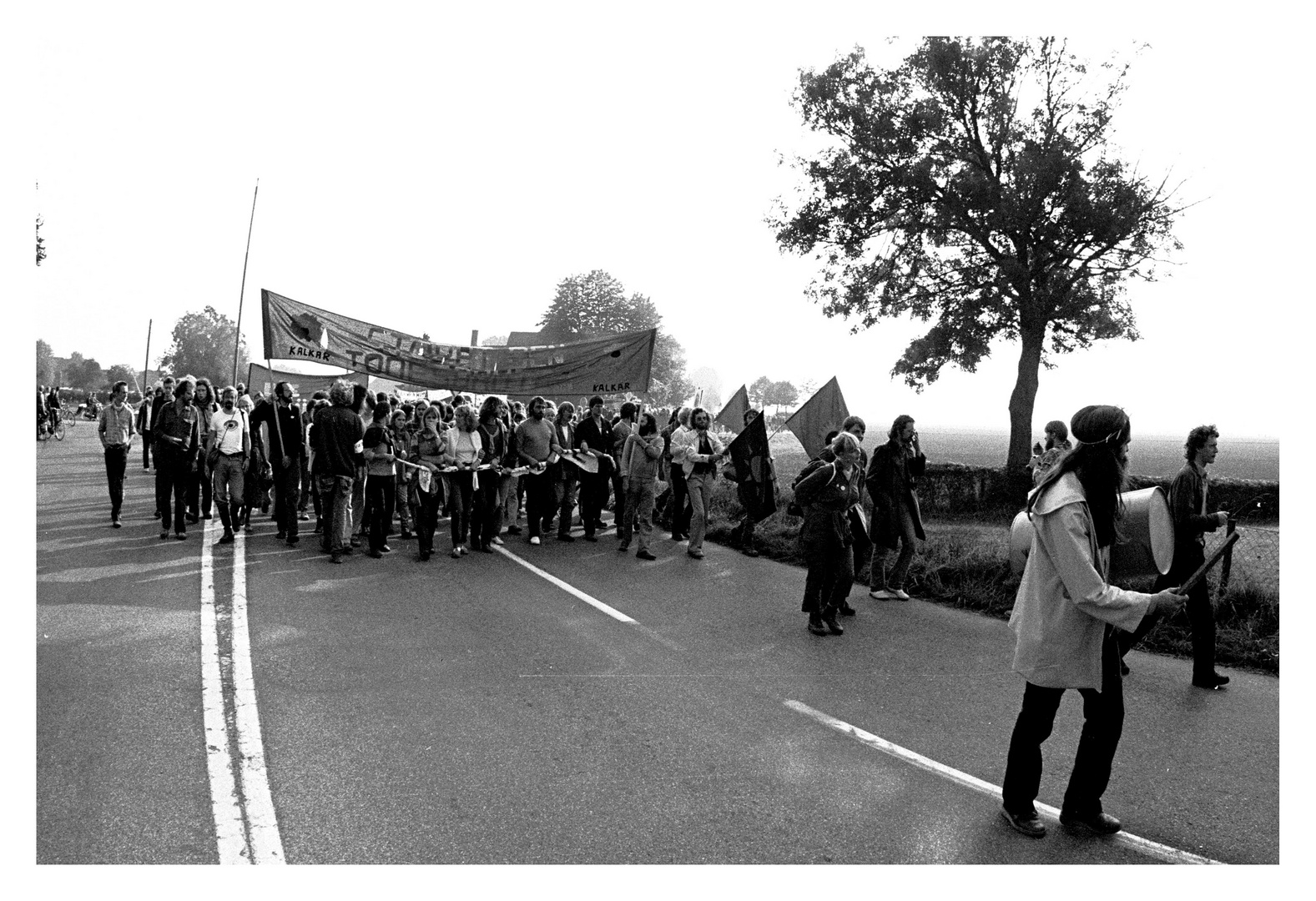 2. Demonstration AKW Kalkar, 2.10.1982, der Marsch zum Bauplatz