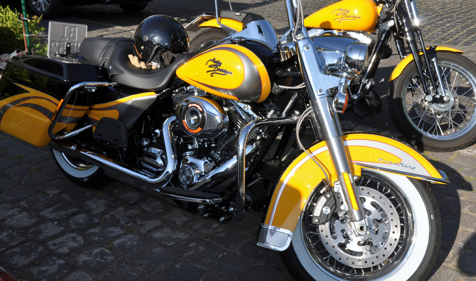 2 echte HARLEYS-Schmuckstückchen