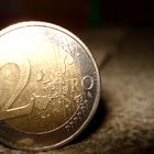 2 Euro.