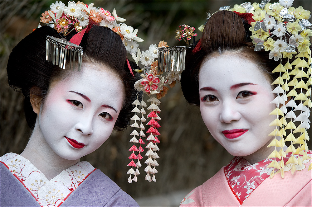 2-Geishas