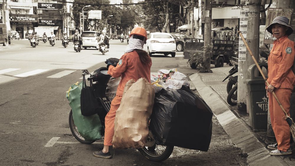 2 hard working womans in  Vietnam