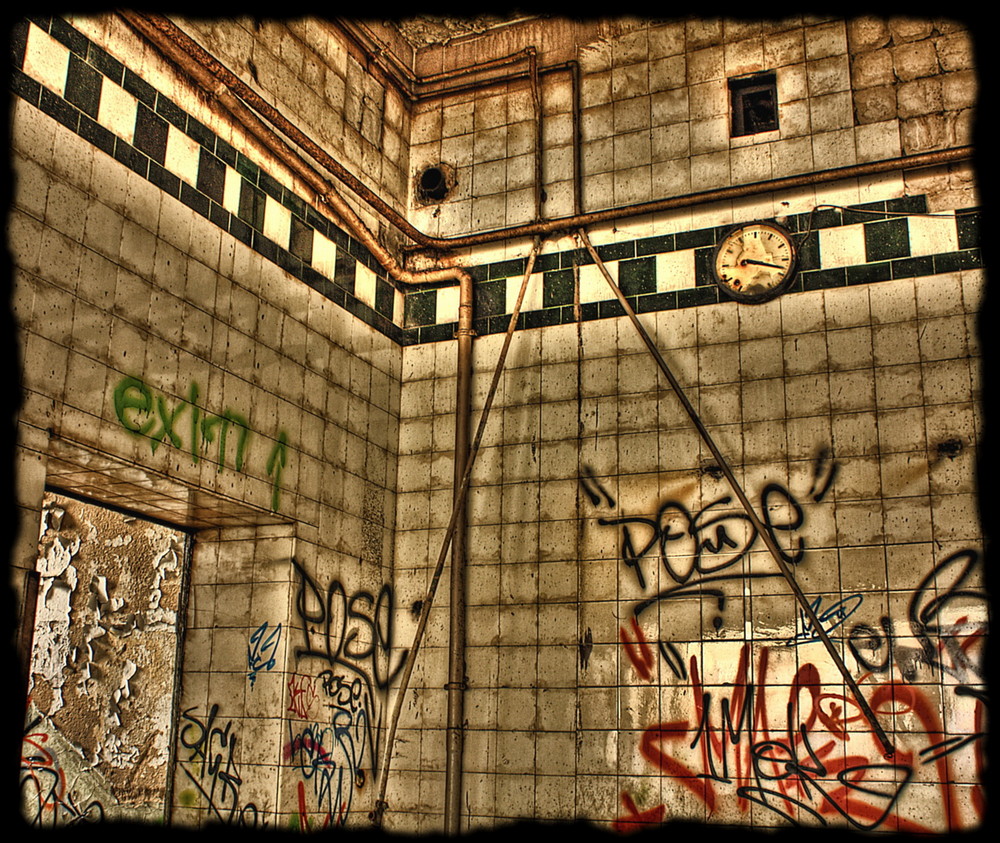 "2 Late 4 Exit" (( HDRI ))