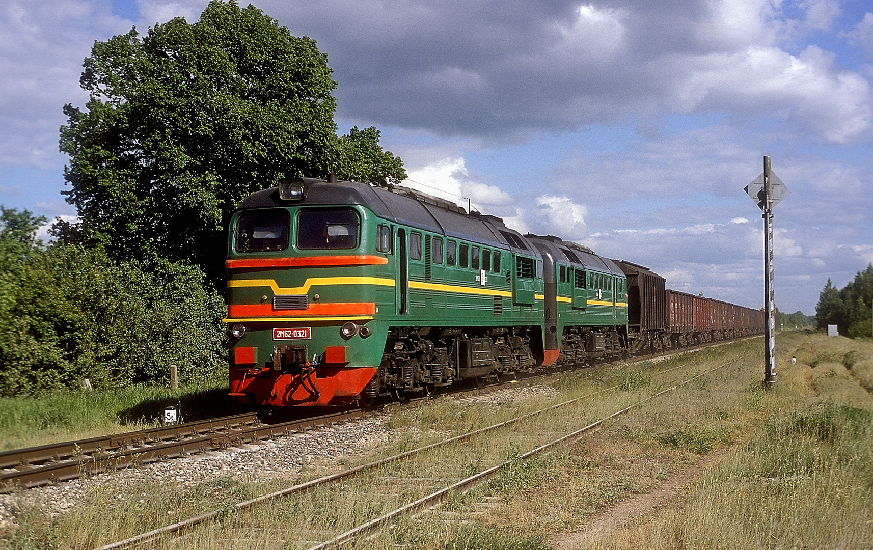 2 M 62 in Lettland Foto & Bild | züge, güterzüge, eisenbahn Bilder auf ...