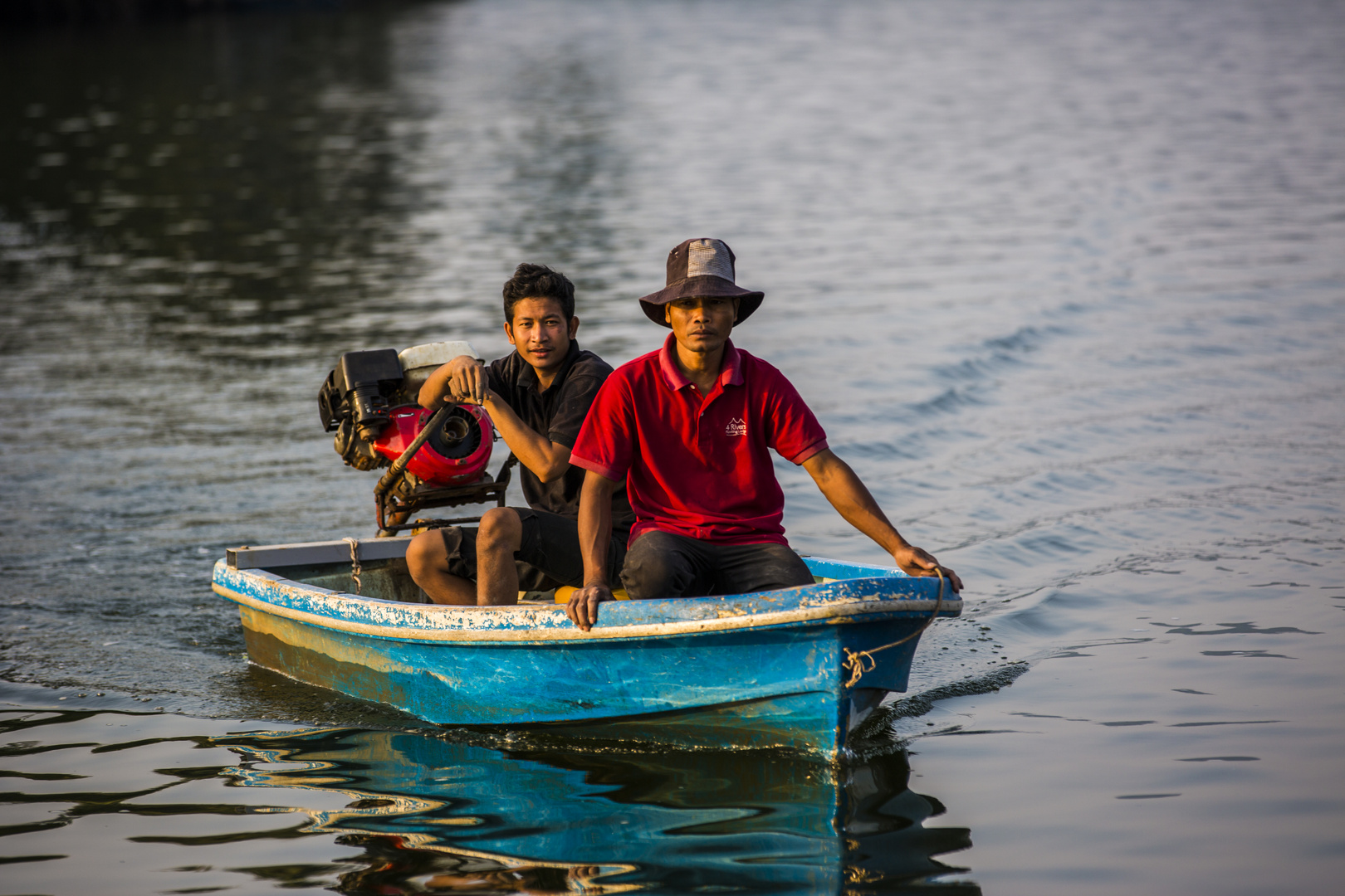 2 men on the boat