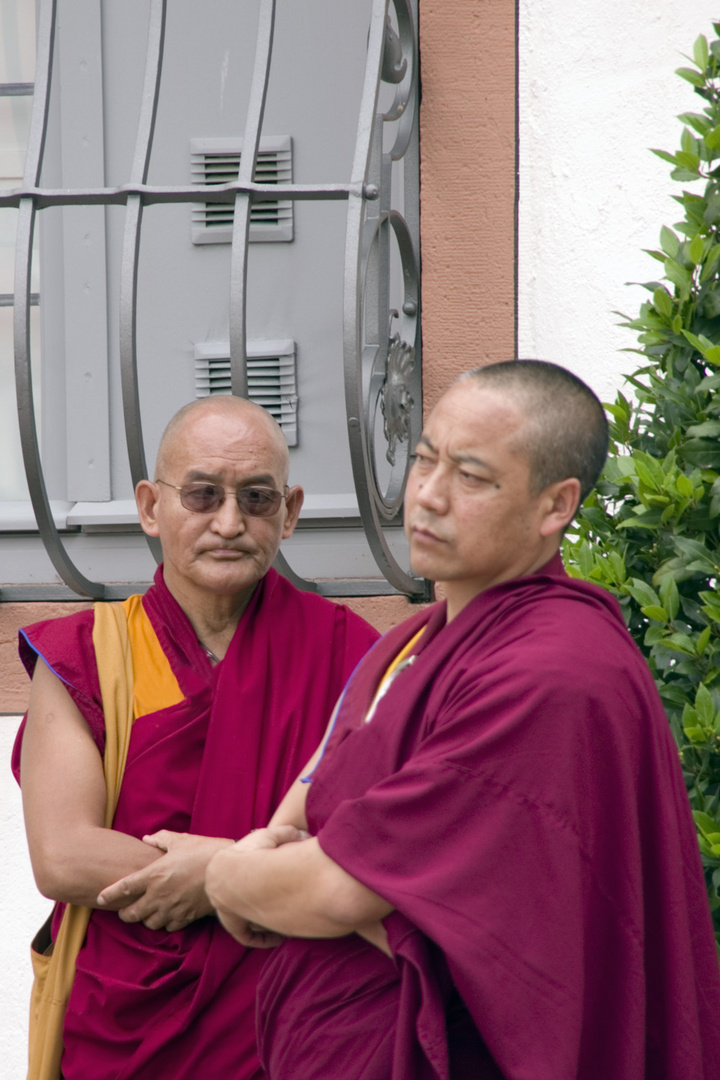 2 Sekretäre des Dalai Lama