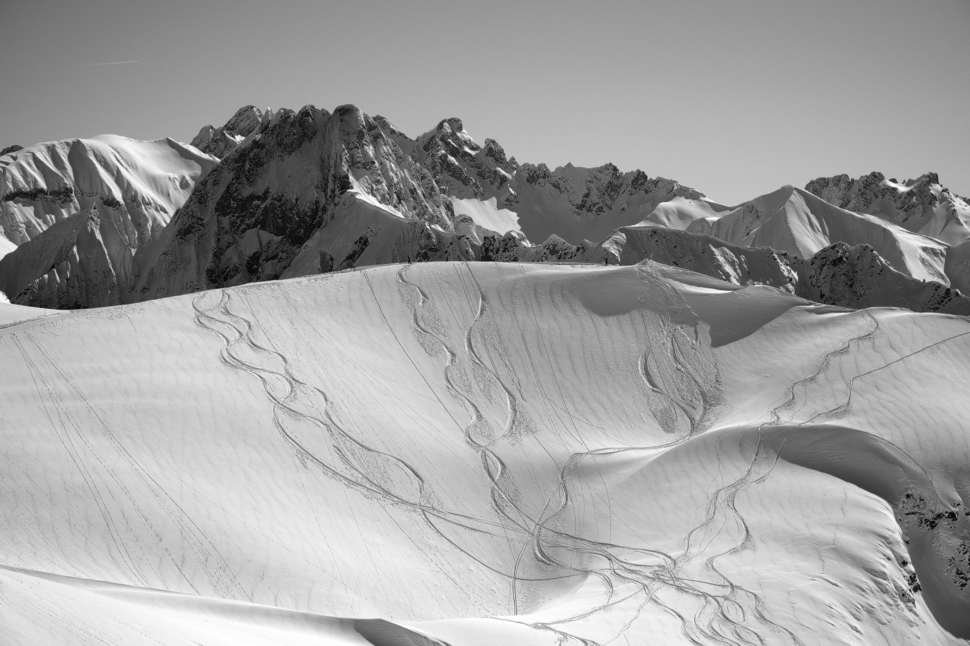 2 Spuren im Schnee