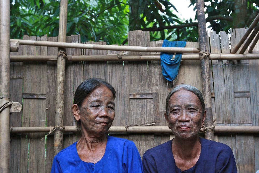 2 Tattoo Woman  Mrauk U-Myanmar