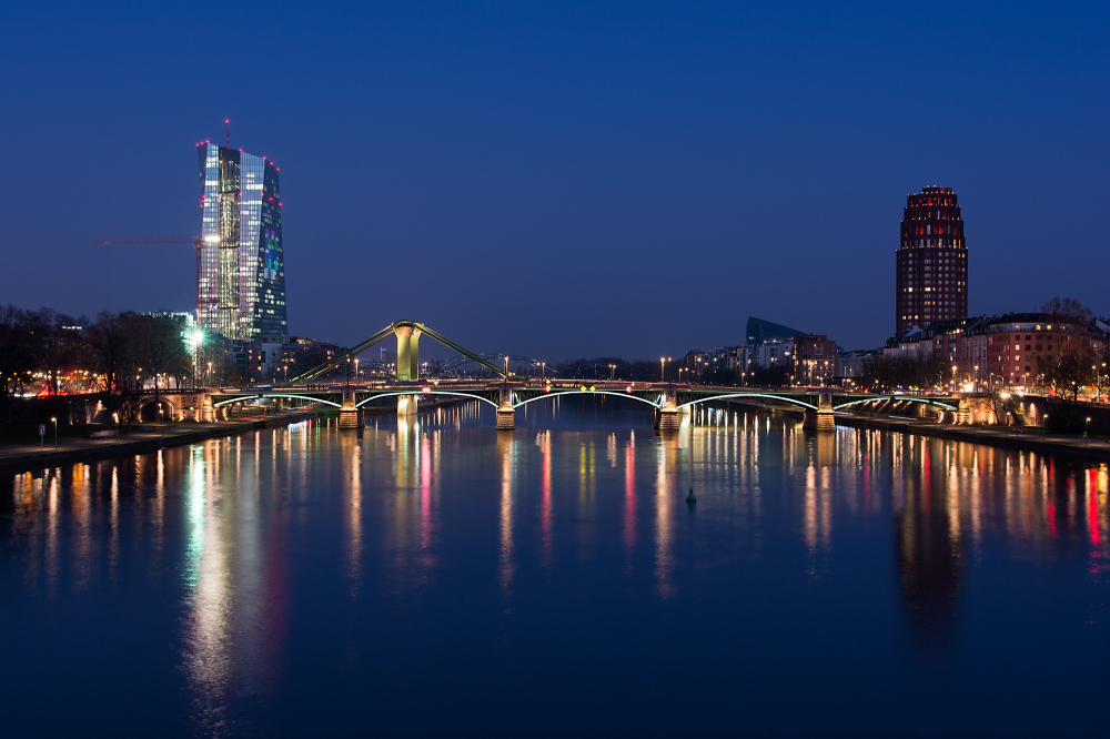 2 Türme zur blauen Stunde