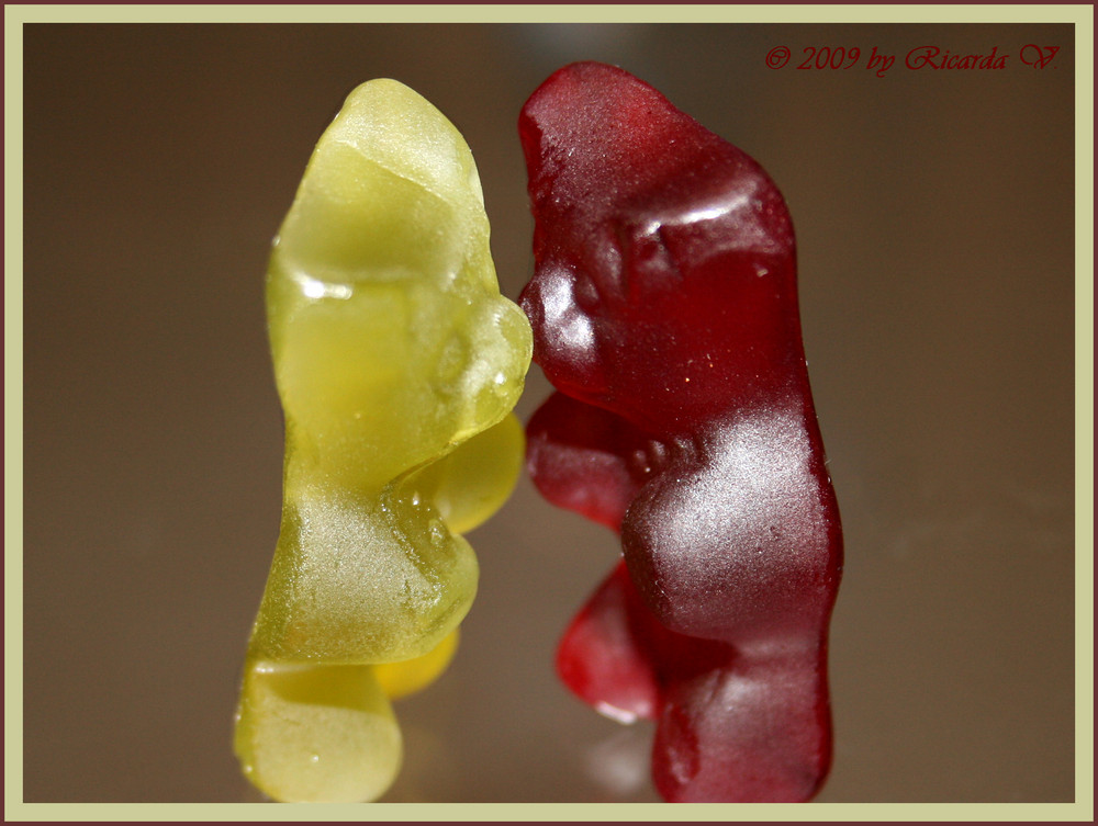 2 verliebte Gummibärchen