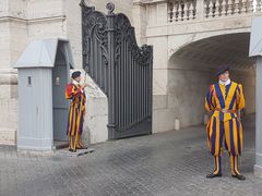 2 Wach Soldaten in Vaticano 