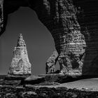 2 Wanderer an der Steilküste bei Etretat ...